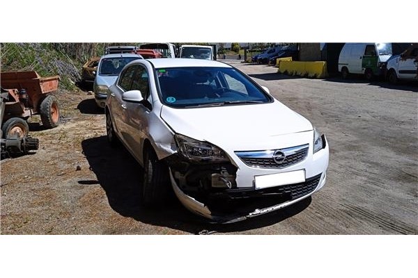 opel astra j del año 2010