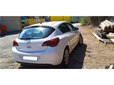 opel astra j del año 2010