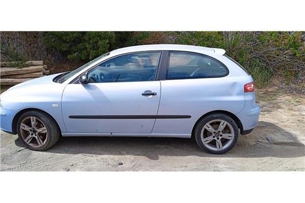 seat ibiza (6l1) del año 2002