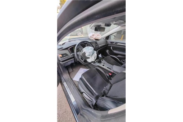 renault megane iv berlina 5p del año 2016