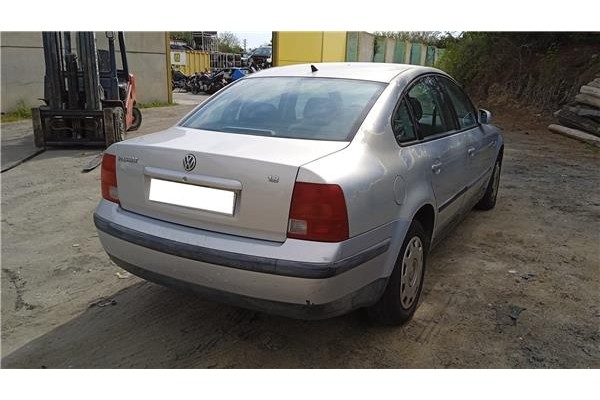 volkswagen passat berlina (3b2) del año 1997