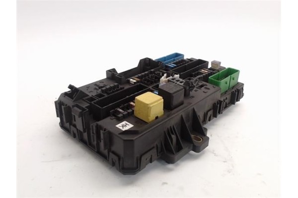 Recambio de caja fusibles/rele para opel astra h berlina referencia OEM IAM (13206762) (5DK008669-32) 