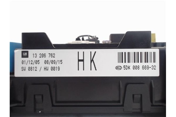 Recambio de caja fusibles/rele para opel astra h berlina referencia OEM IAM (13206762) (5DK008669-32) 