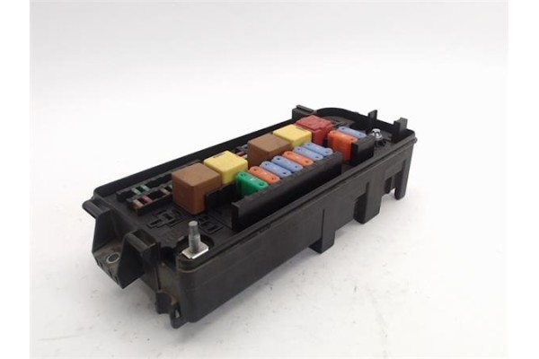 Recambio de caja fusibles/rele para opel vectra c berlina referencia OEM IAM 519066013 13144709 