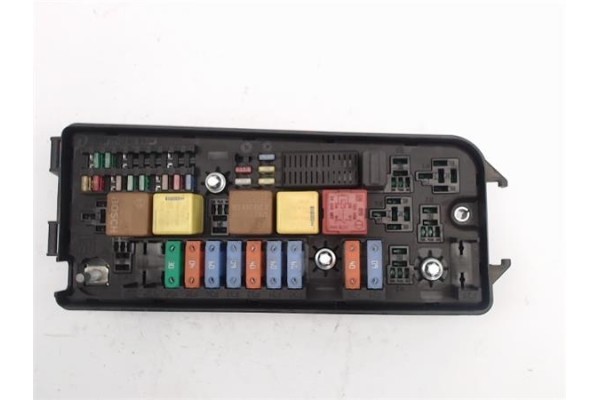 Recambio de caja fusibles/rele para opel vectra c berlina referencia OEM IAM 519066013 13144709 