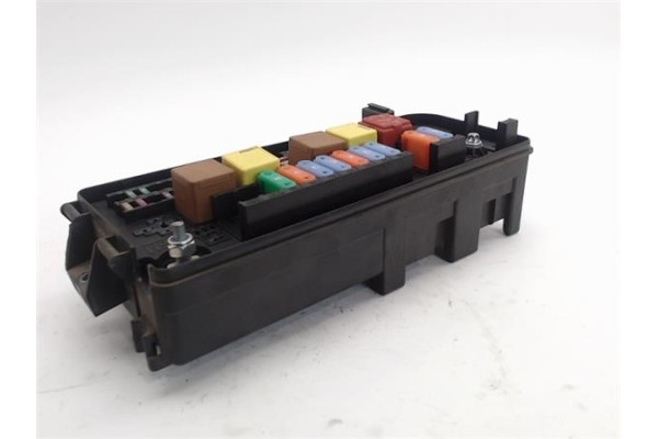 Recambio de caja fusibles/rele para opel signum referencia OEM IAM 13144709 519066013 