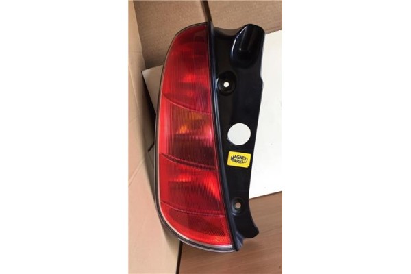 Recambio de piloto trasero izquierdo para lancia ypsilon (101) 1.2 16v argento referencia OEM IAM 0334100SX  