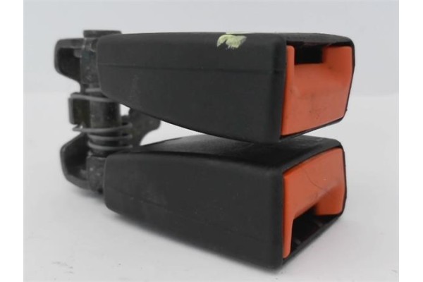 Recambio de anclaje cinturon trasero central para ford focus berlina (cew) 1.5 business referencia OEM IAM BM51613K21CA3JA6  