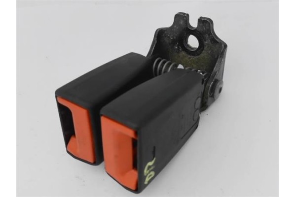 Recambio de anclaje cinturon trasero central para ford focus berlina (cew) 1.5 business referencia OEM IAM BM51613K21CA3JA6  
