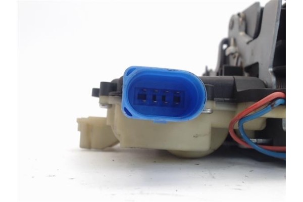 Recambio de cierre electromagnetico delantero izquierdo para seat ibiza (6l1) 1.4 fresh referencia OEM IAM 3B1837015AN 100019710