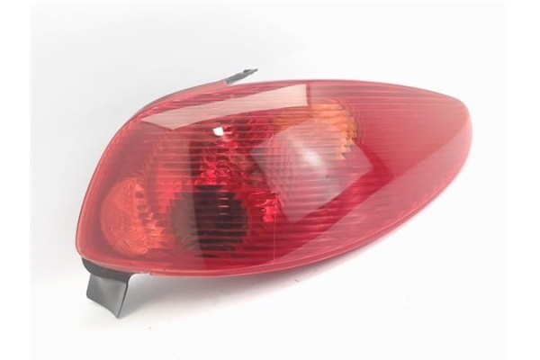 Recambio de piloto trasero derecho para peugeot 206 1.4 i referencia OEM IAM 6351R9  