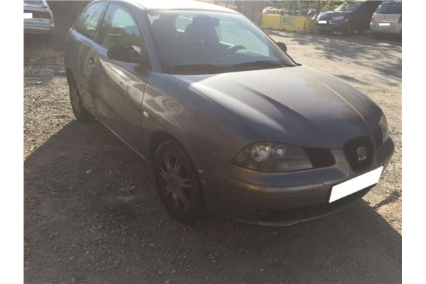 seat ibiza (6l1) del año 2002