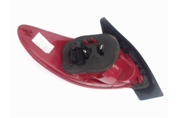 Recambio de piloto trasero derecho para peugeot 206 1.4 i referencia OEM IAM 6351R9  