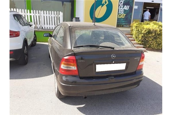 opel astra g berlina del año 2001