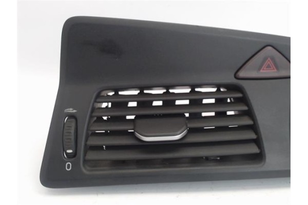 Recambio de rejilla entrada de aire para volvo s60 berlina 2.4 d5 referencia OEM IAM 3409374  