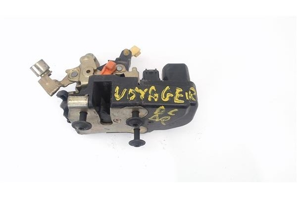 Recambio de cierre electromagnetico delantero derecho para chrysler voyager (rg) 2.5 crd referencia OEM IAM 4717802AB  