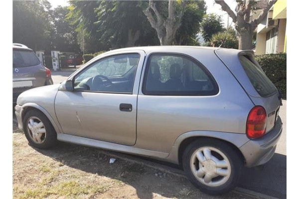 opel corsa b del año 1995