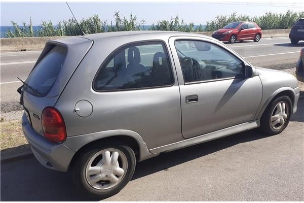 opel corsa b del año 1995