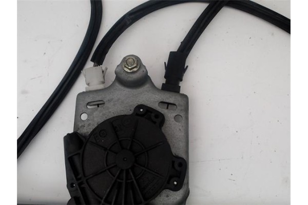 Recambio de elevalunas electrico delantero derecho para renault laguna ii (bg0) 1.9 dci (bg1a, bg1w) referencia OEM IAM 82004851
