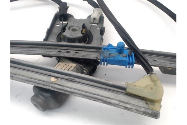 Recambio de elevalunas electrico delantero derecho para renault laguna ii (bg0) 1.9 dci (bg1a, bg1w) referencia OEM IAM 82004851