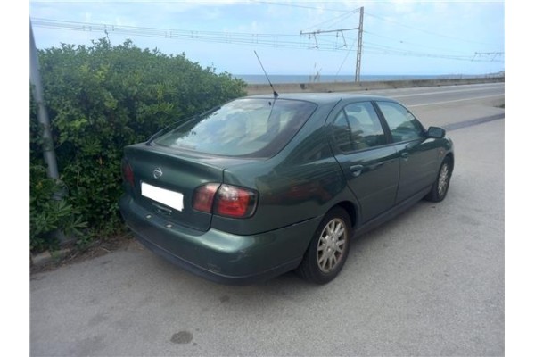nissan primera berlina (p11) del año 1996