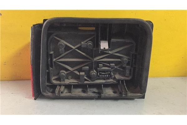 Recambio de piloto trasero derecho para citroen bx berlina 1.4 14 básico referencia OEM IAM   