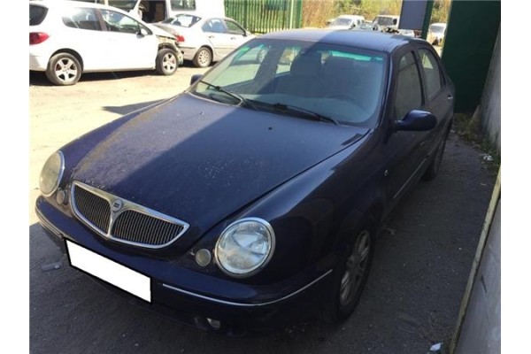 lancia lybra berlina del año 2000