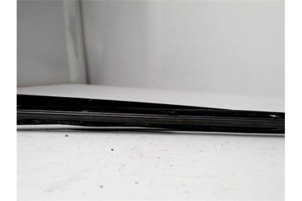 Recambio de brazo limpiaparabrisas trasero para citroen saxo 1.6 vts referencia OEM IAM 9636279777  
