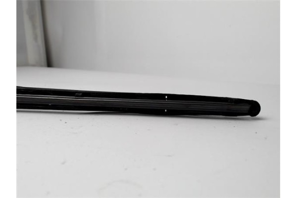 Recambio de brazo limpiaparabrisas trasero para citroen saxo 1.6 vts referencia OEM IAM 9636279777  