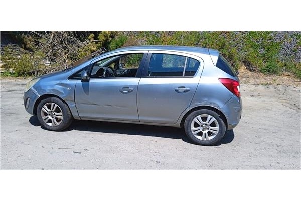 opel corsa d del año 2012