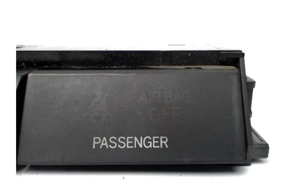 Recambio de interruptor luces emergencia para toyota corolla verso (e12) 2.0 d4d referencia OEM IAM 153965  