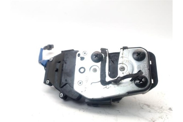 Recambio de cierre electromagnetico trasero derecho para kia sorento (bl) 2.5 crdi referencia OEM IAM 957463  