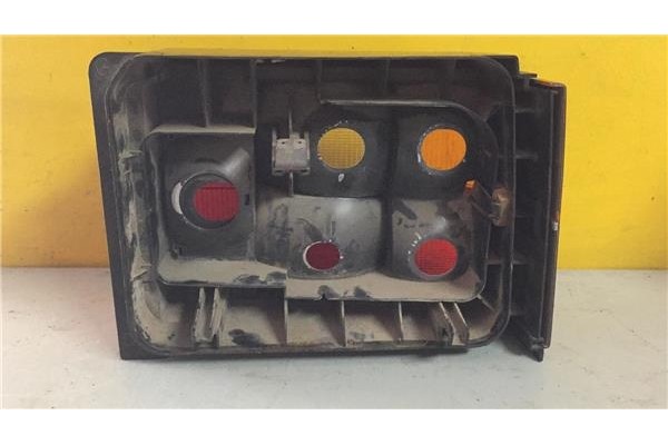 Recambio de piloto trasero izquierdo para citroen bx berlina 1.4 14 básico referencia OEM IAM   