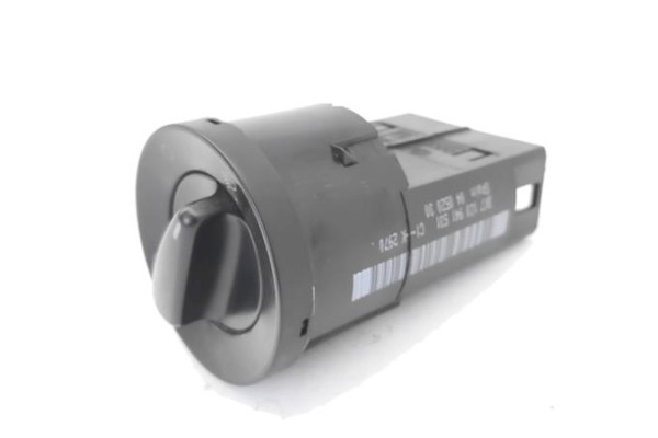 Recambio de conmutador luces para volkswagen golf iv berlina (1j1) 1.6 16v referencia OEM IAM 1C0941531 BK71C0941531 
