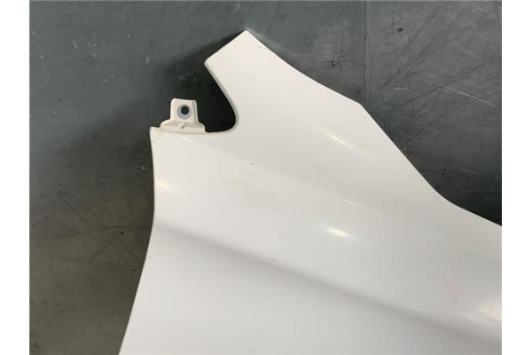 Recambio de aleta delantero derecha para citroen c4 berlina 1.6 exclusive referencia OEM IAM 7841AX  
