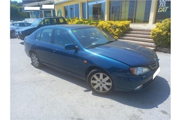 nissan primera berlina (p11) del año 2000