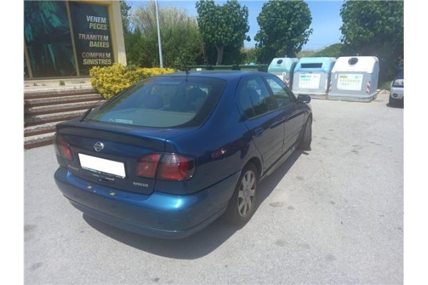 nissan primera berlina (p11) del año 2000