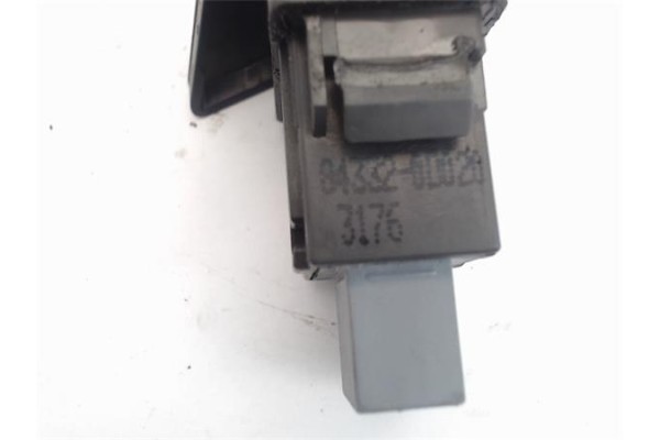 Recambio de interruptor luces emergencia para toyota yaris (ksp9/scp9/nlp9) 1.3 vvt-i referencia OEM IAM 843320D020  