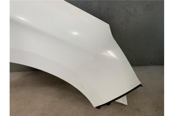 Recambio de aleta delantero derecha para citroen c4 berlina 1.6 exclusive referencia OEM IAM 7841AX  