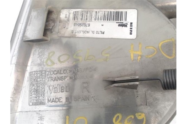 Recambio de intermitente delantero dcho para mercedes-benz vito furgón (638) 2.3 110 d  (638.074) referencia OEM IAM A6388200121