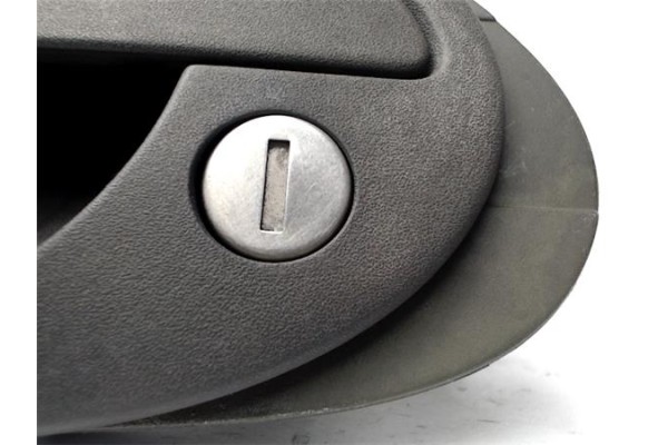 Recambio de maneta exterior delantero izquierda para opel corsa c 1.2 sport referencia OEM IAM    Recambio de maneta exterior delantero izquierda para opel corsa c 1.2 sport referencia OEM IAM