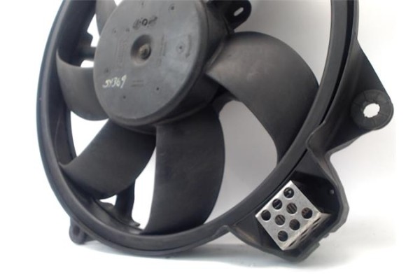 Recambio de electroventilador para renault megane iii sport tourer 1.5 dynamique referencia OEM IAM 214810898R  