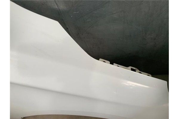 Recambio de aleta delantero derecha para citroen c4 berlina 1.6 exclusive referencia OEM IAM 7841AX  