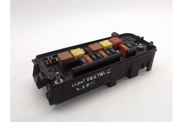 Recambio de caja fusibles/rele para opel vectra c berlina referencia OEM IAM 519066013 13144709 