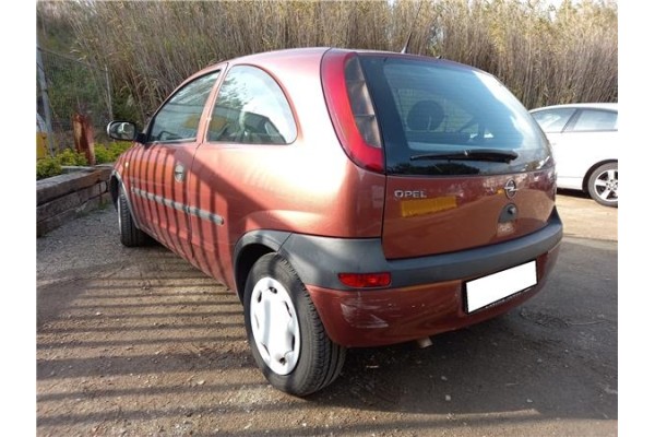 opel corsa c (2000) del año 