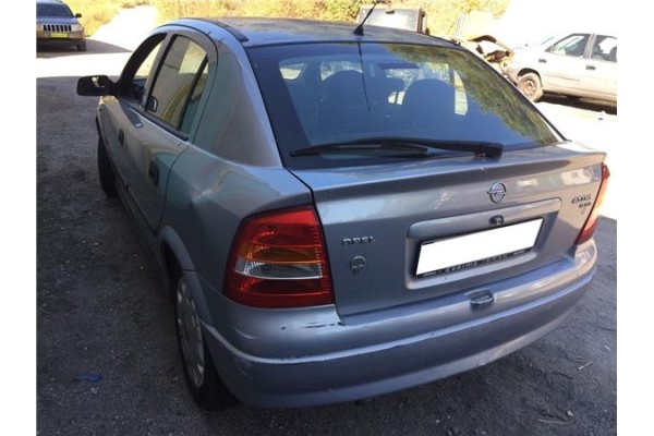 opel astra g berlina del año 2001