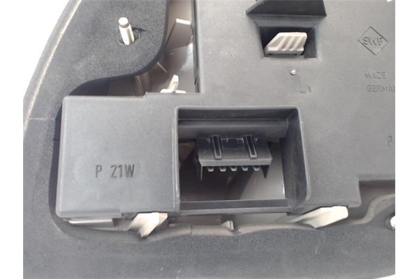 Recambio de piloto trasero izquierdo para ford fiesta berlina referencia OEM IAM 96FG13N004  