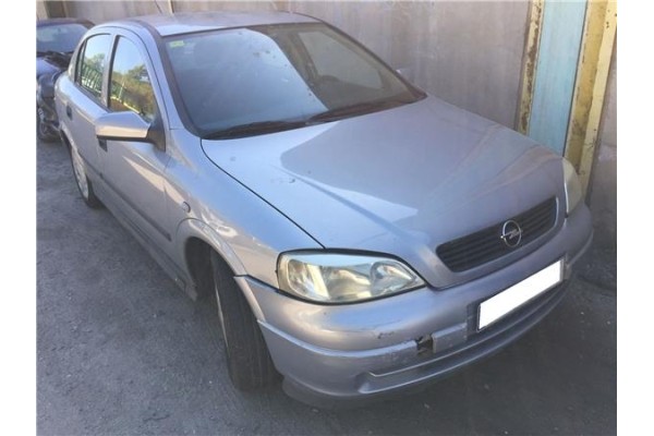 opel astra g berlina del año 2001
