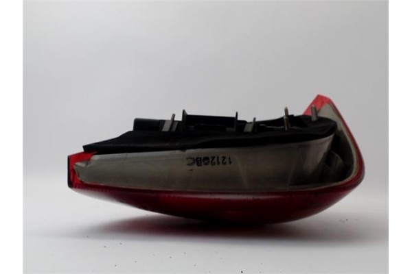 Recambio de piloto trasero izquierdo para ford fiesta berlina referencia OEM IAM 96FG13N004  