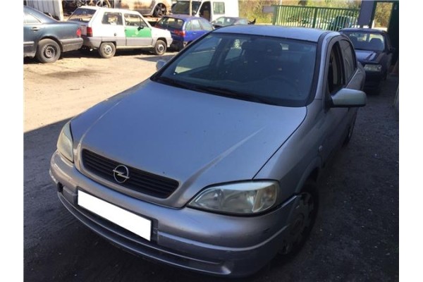 opel astra g berlina del año 2001
